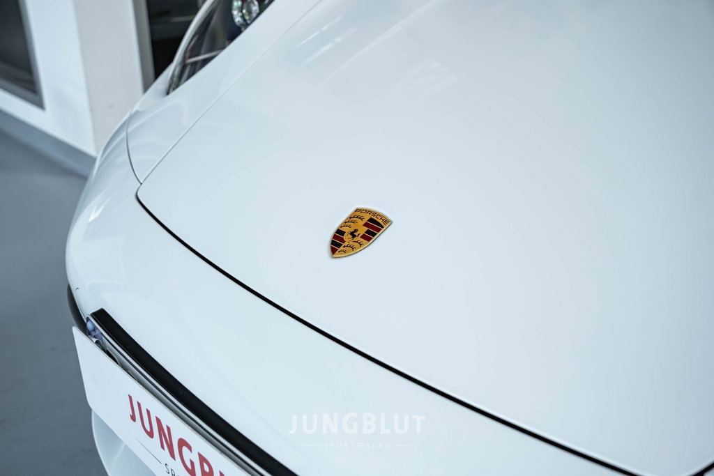 Porsche 992 Carrera