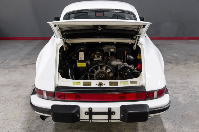 Porsche 911 Carrera 3.2 (US)