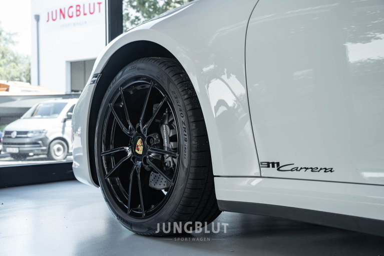 Porsche 992 Carrera