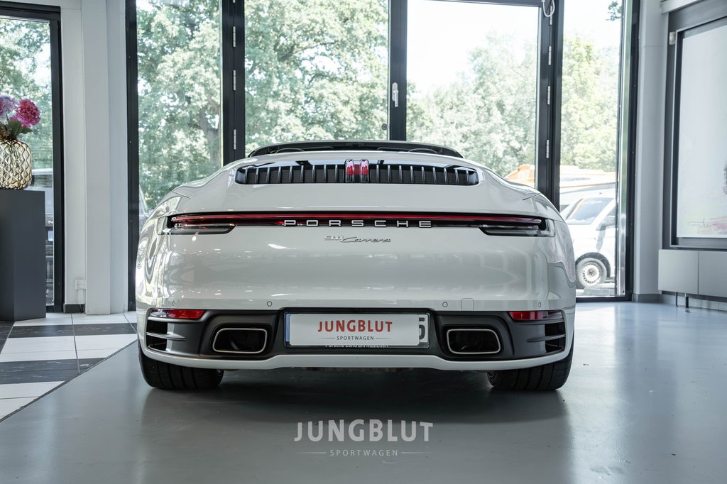 Porsche 992 Carrera