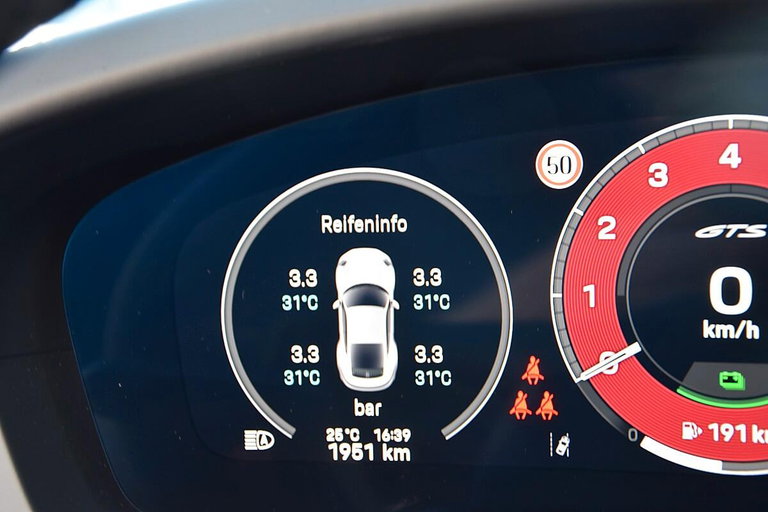 Porsche 992.2 Carrera 4 GTS
