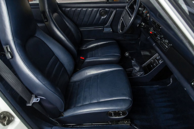 Porsche 911 Carrera 3.2 (US)