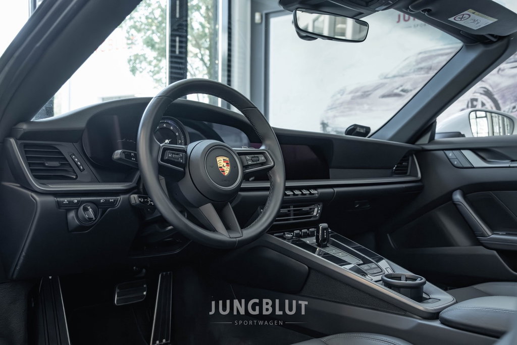 Porsche 992 Carrera