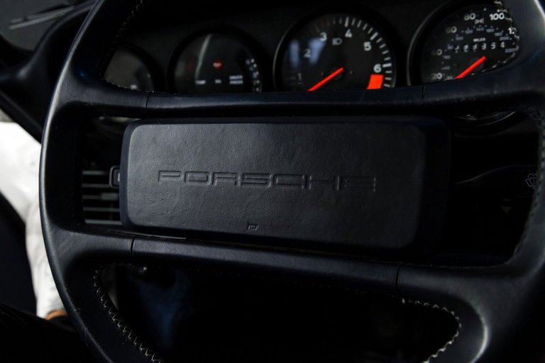 Porsche 911 Carrera 3.2 (US)