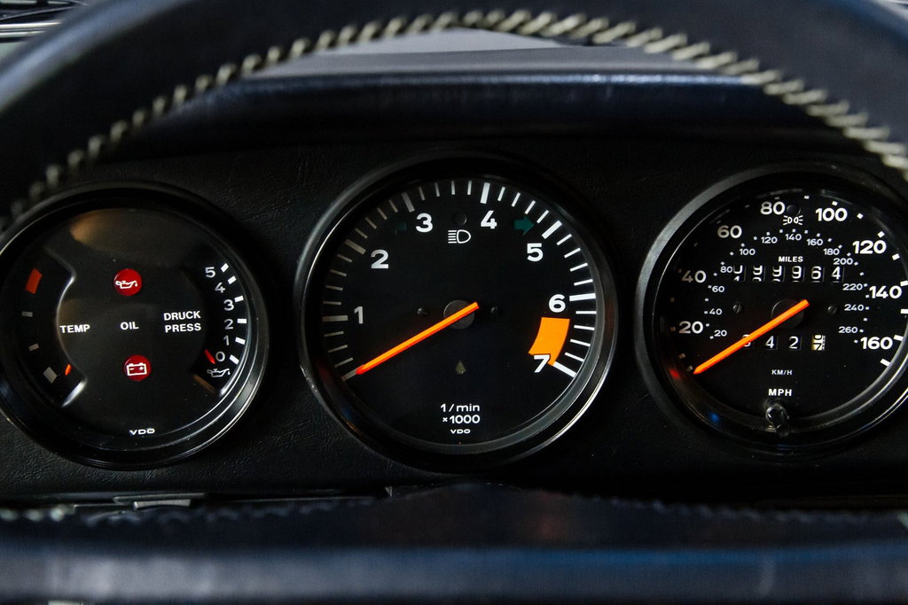 Porsche 911 Carrera 3.2 (US)