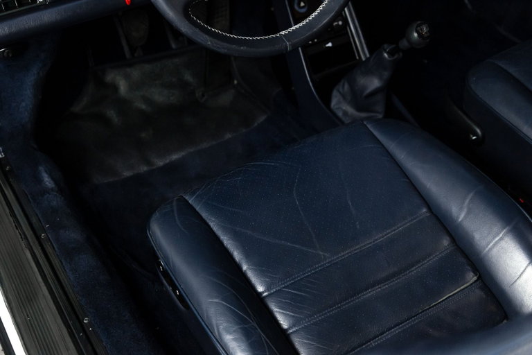 Porsche 911 Carrera 3.2 (US)