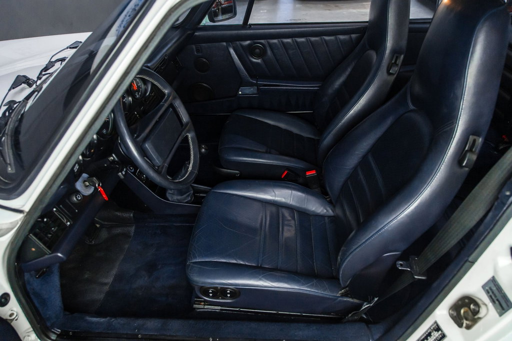 Porsche 911 Carrera 3.2 (US)