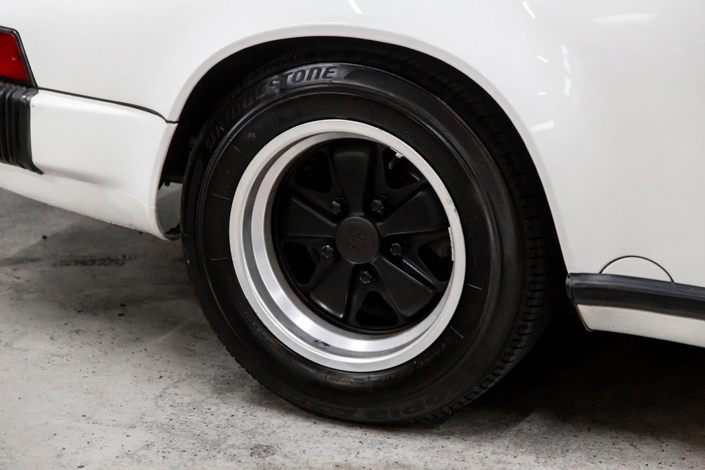 Porsche 911 Carrera 3.2 (US)