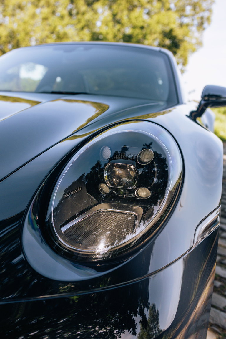 Porsche 992 Belgian Legend Edition