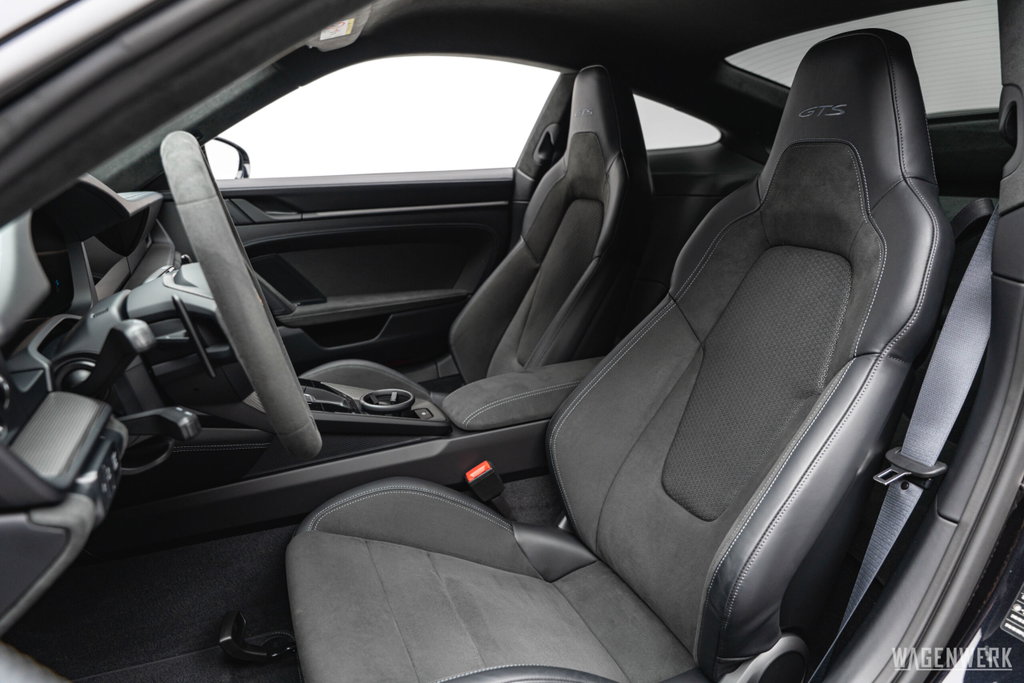 Porsche 992.2 Carrera GTS