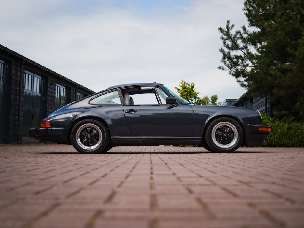 Porsche 911 Carrera 3.2 (US)