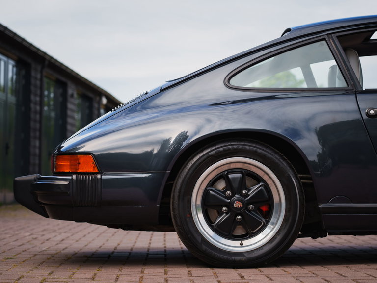 Porsche 911 Carrera 3.2 (US)