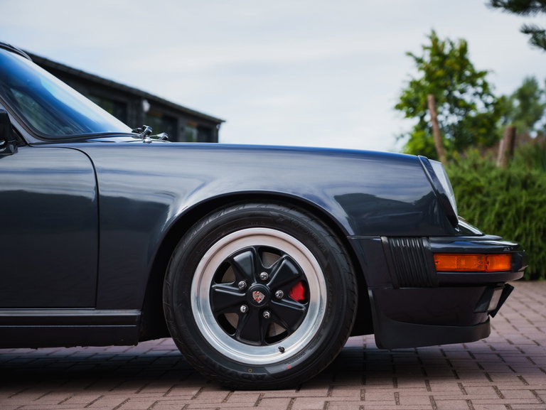Porsche 911 Carrera 3.2 (US)