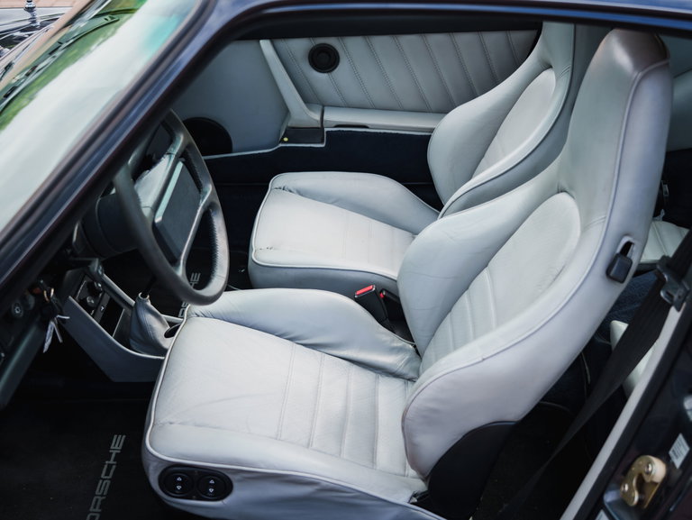 Porsche 911 Carrera 3.2 (US)