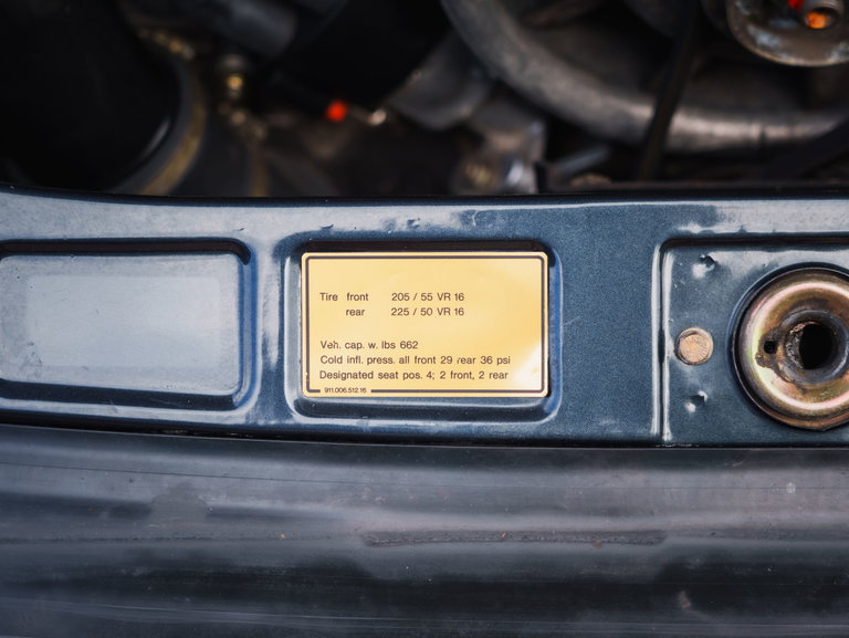 Porsche 911 Carrera 3.2 (US)