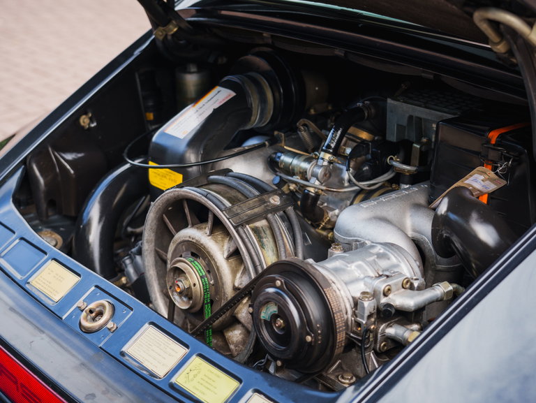 Porsche 911 Carrera 3.2 (US)