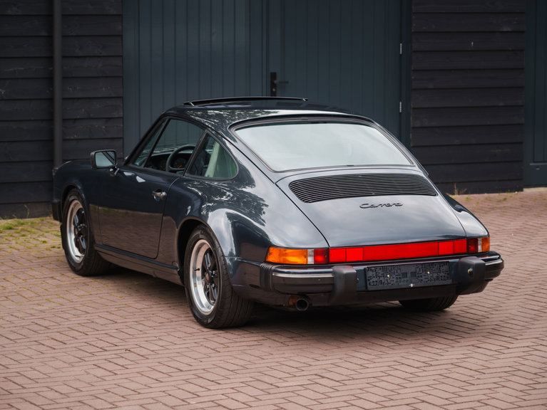 Porsche 911 Carrera 3.2 (US)