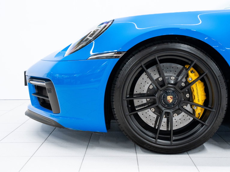 Porsche 992 Carrera GTS
