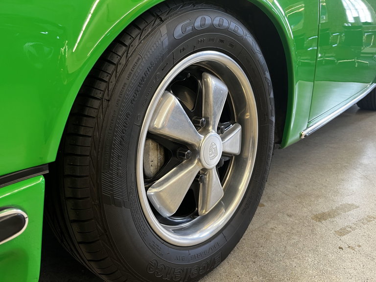 Porsche 911 T