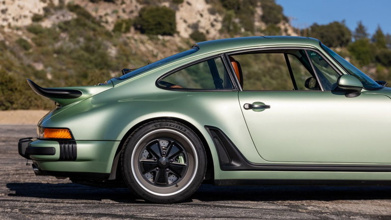 Porsche 911 Reimagined by Singer