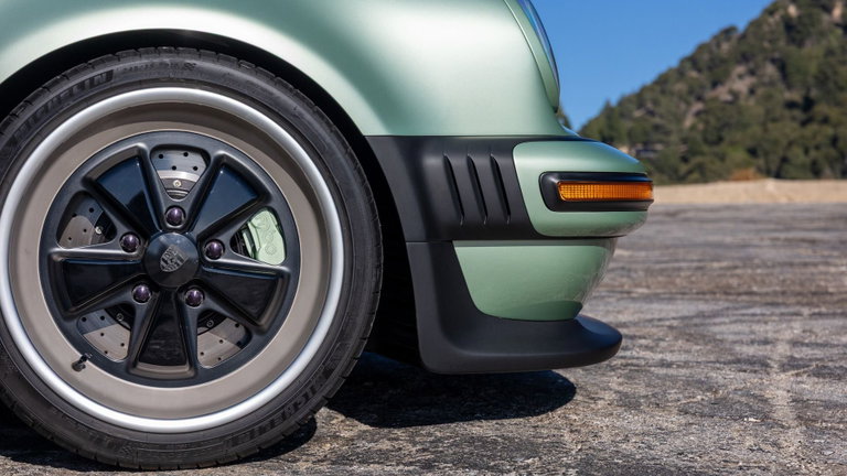 Porsche 911 Reimagined by Singer