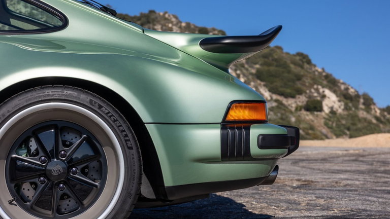 Porsche 911 Reimagined by Singer