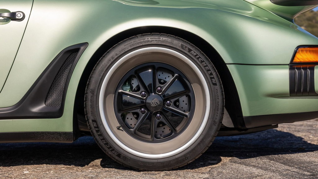 Porsche 911 Reimagined by Singer