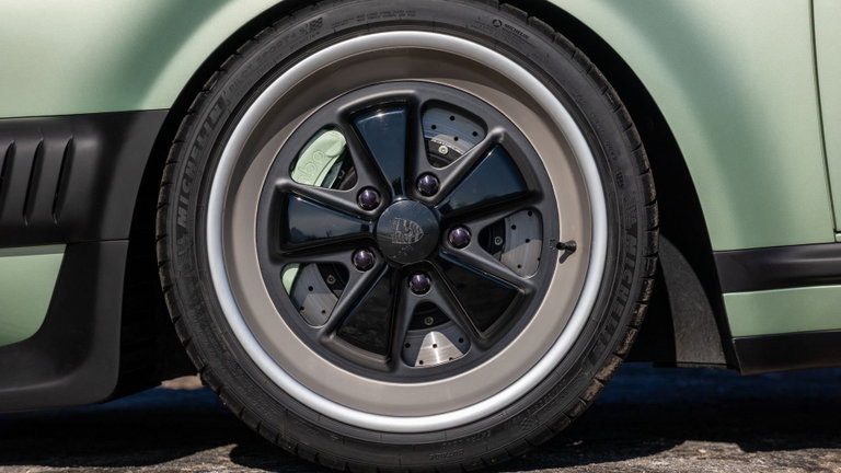 Porsche 911 Reimagined by Singer