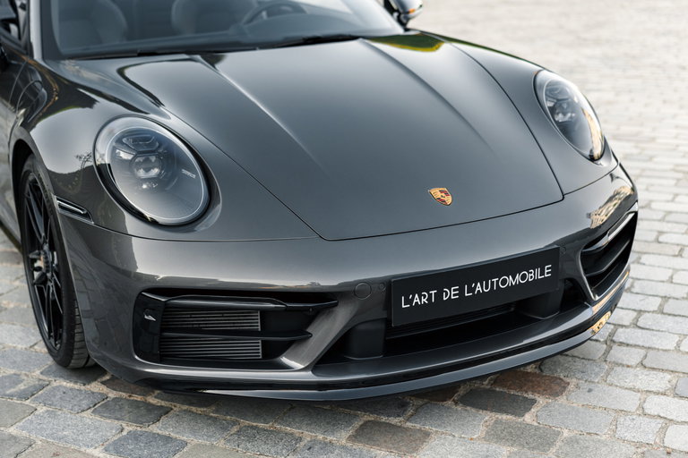 Porsche 992 Carrera 4 GTS