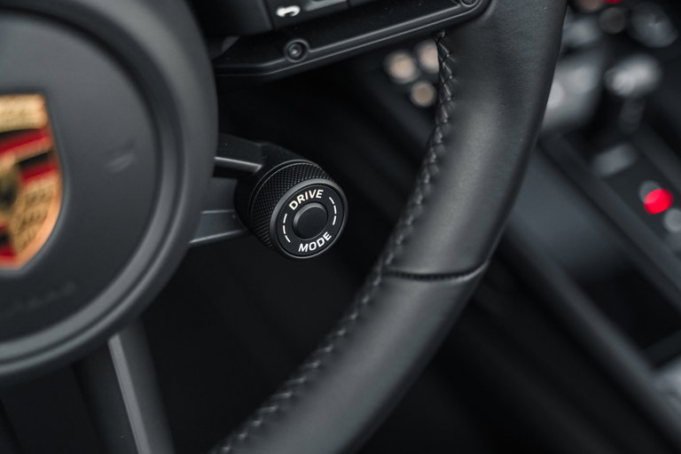 Porsche 992 Carrera 4 GTS
