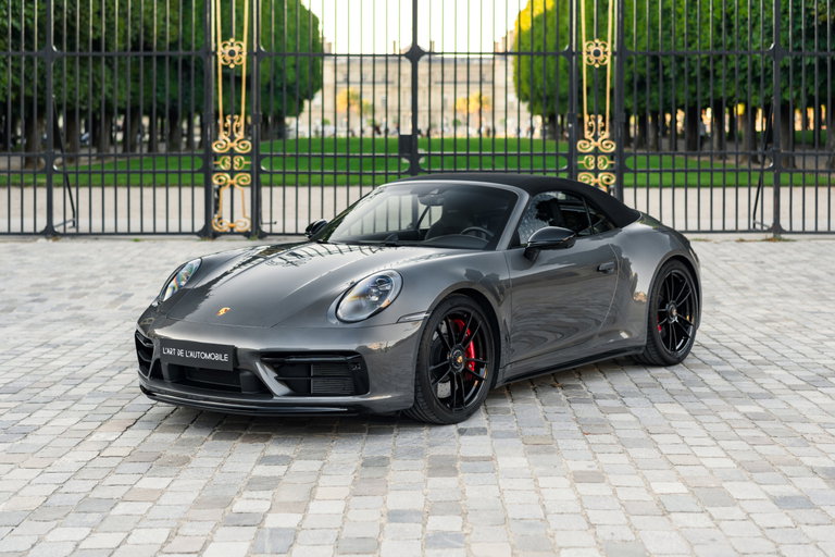 Porsche 992 Carrera 4 GTS