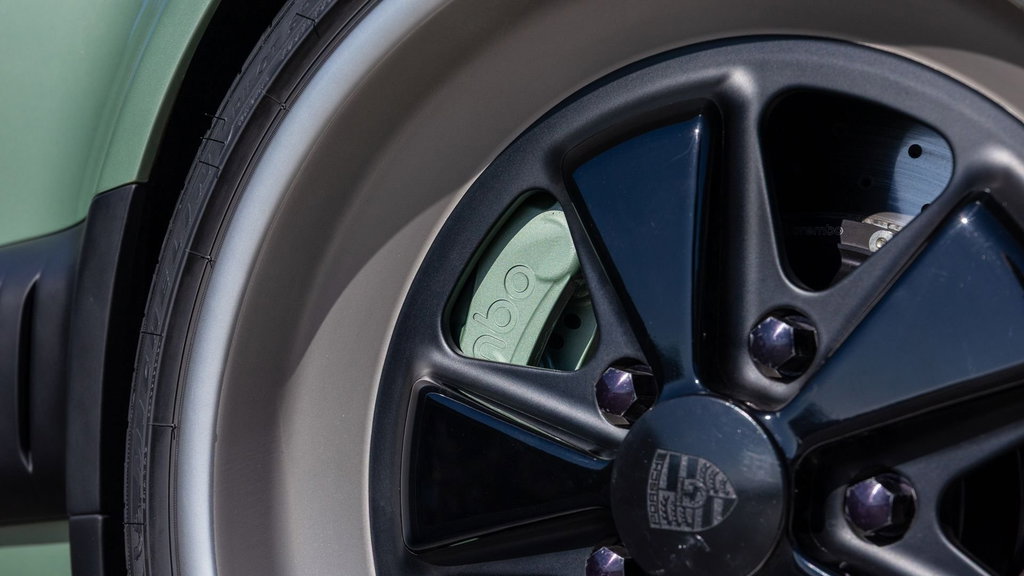 Porsche 911 Reimagined by Singer