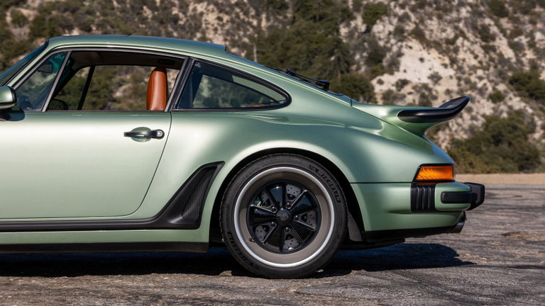 Porsche 911 Reimagined by Singer