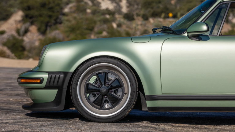 Porsche 911 Reimagined by Singer