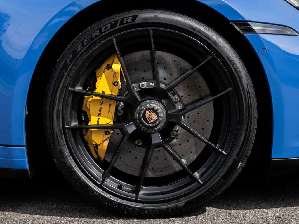 Porsche 992.2 Carrera 4 GTS