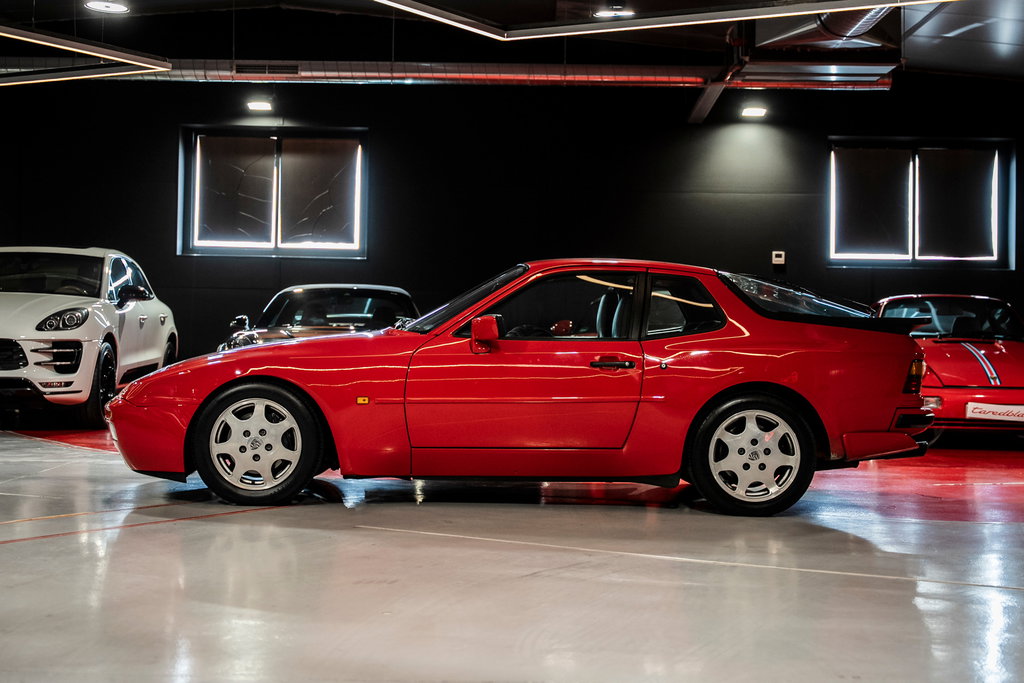 Porsche 944 Turbo Cup