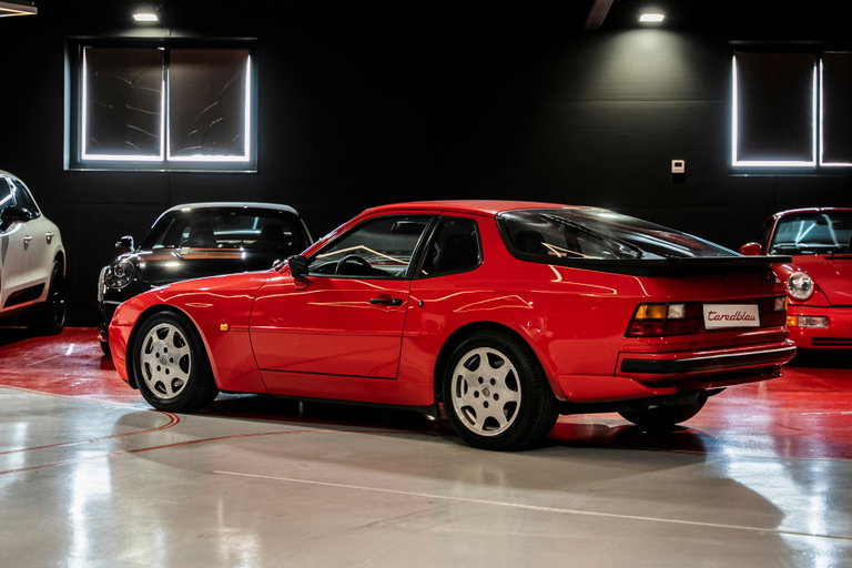 Porsche 944 Turbo Cup