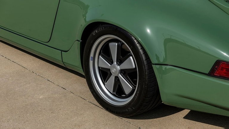 Porsche 911 Backdate