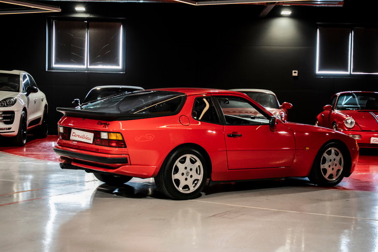 Porsche 944 Turbo Cup