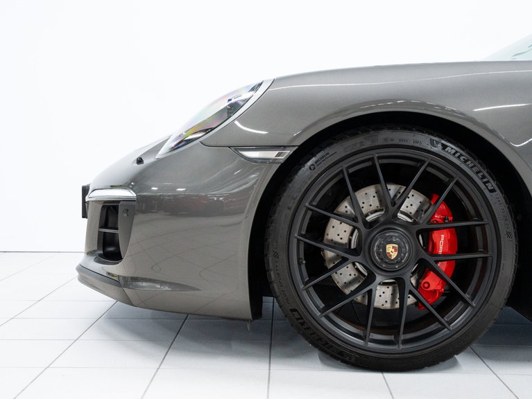 Porsche 991.2 Carrera GTS