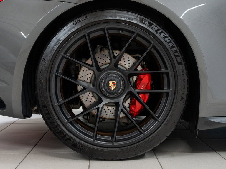 Porsche 991.2 Carrera GTS