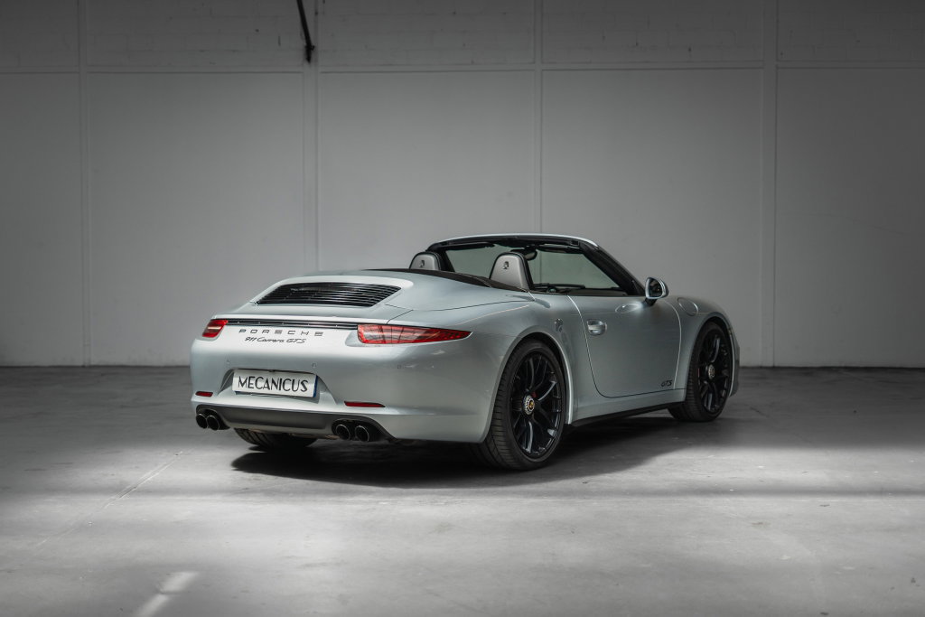 Porsche 991 Carrera GTS
