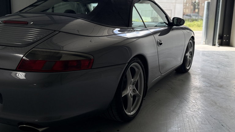 Porsche 996 Carrera 4