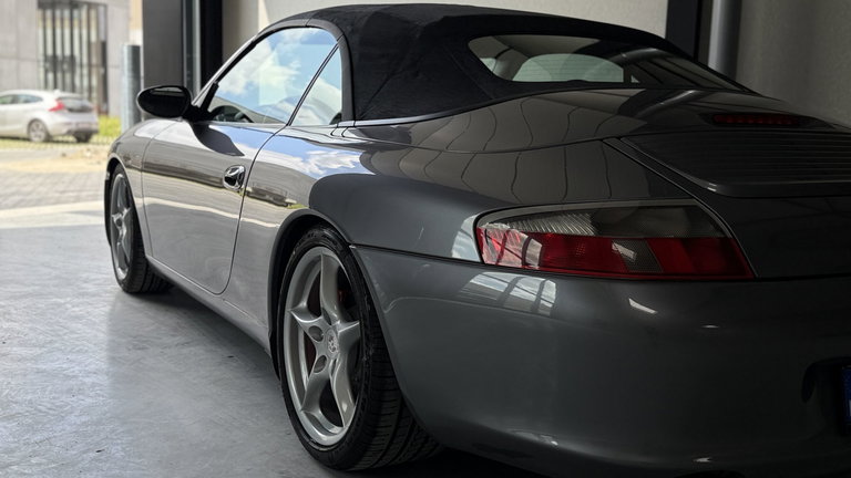 Porsche 996 Carrera 4