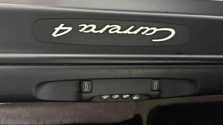 Porsche 996 Carrera 4