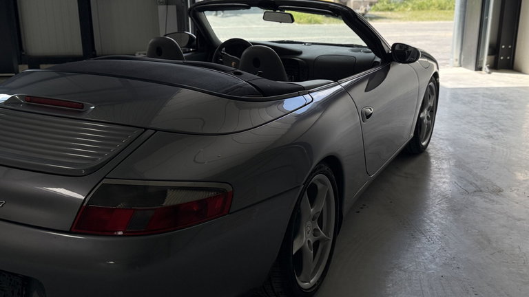 Porsche 996 Carrera 4