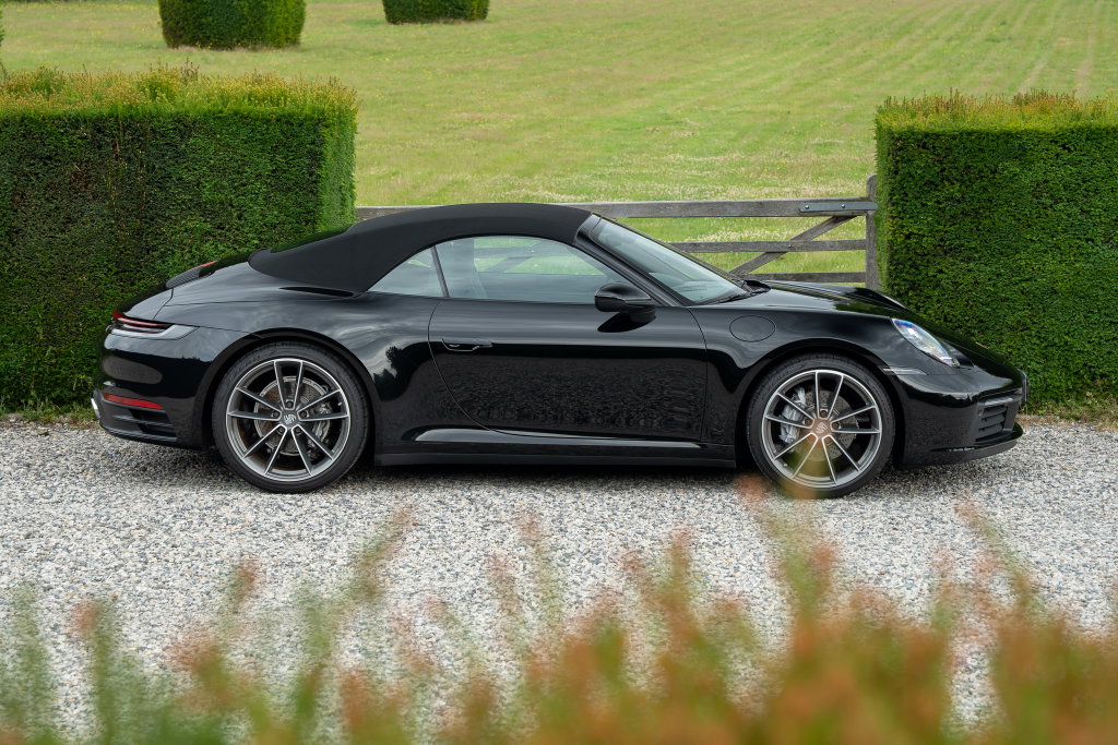 Porsche 992 Carrera