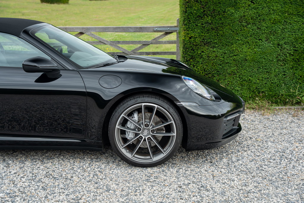 Porsche 992 Carrera