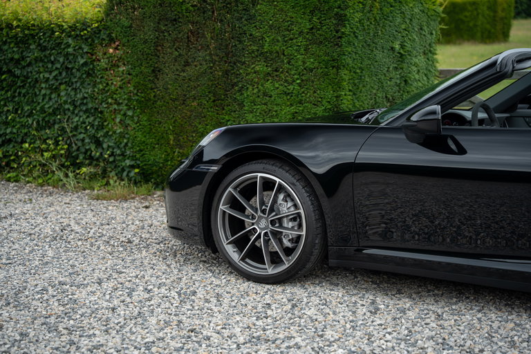 Porsche 992 Carrera