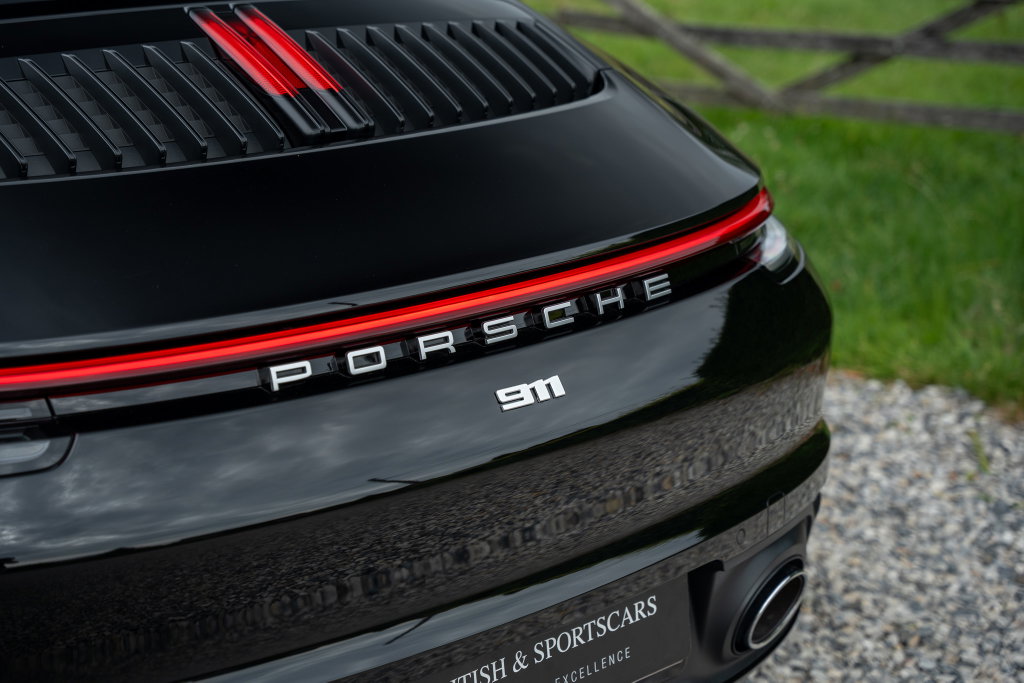 Porsche 992 Carrera